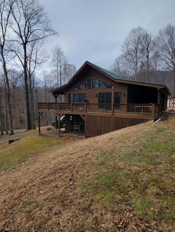 380 Flint Road Hillsboro WV 24946