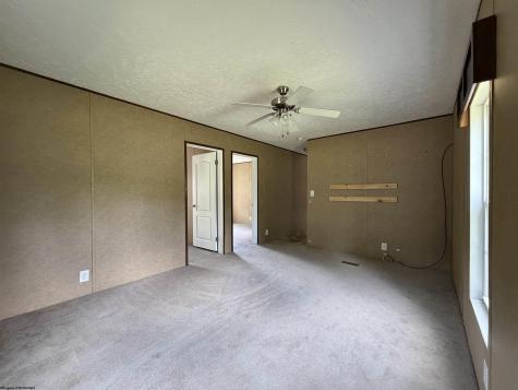 28 Margaret Road Mannington WV 26582