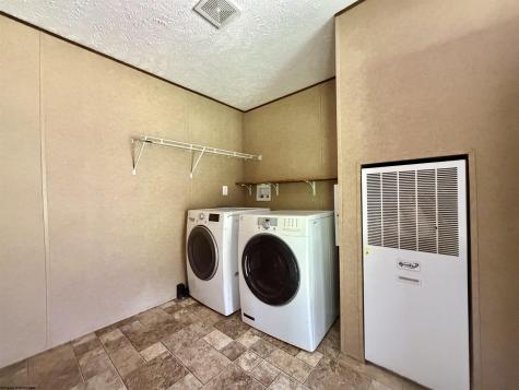 28 Margaret Road Mannington WV 26582