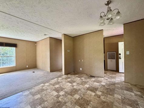 28 Margaret Road Mannington WV 26582