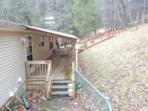 25 Second Avenue Ansted WV 25812