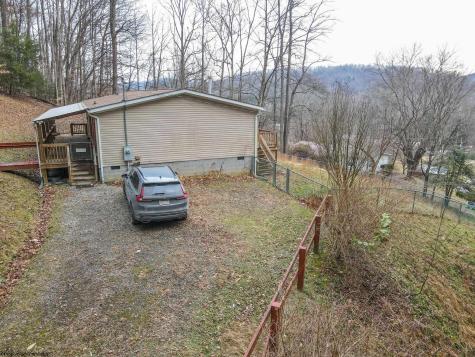25 Second Avenue Ansted WV 25812