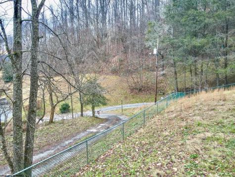 25 Second Avenue Ansted WV 25812