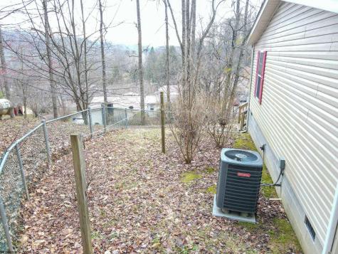 25 Second Avenue Ansted WV 25812