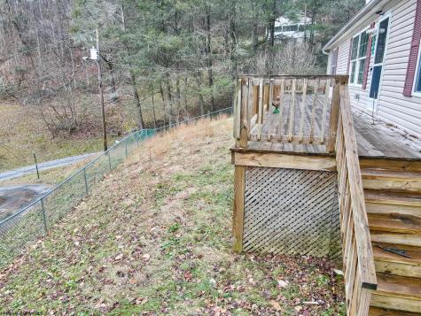 25 Second Avenue Ansted WV 25812