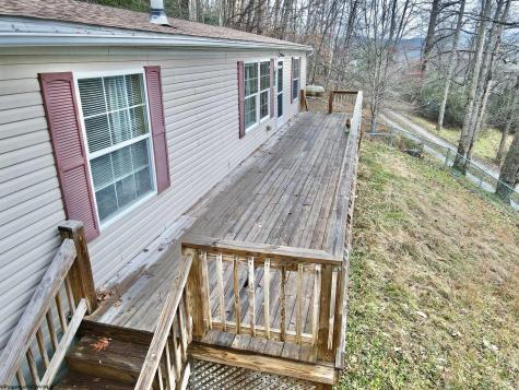 25 Second Avenue Ansted WV 25812