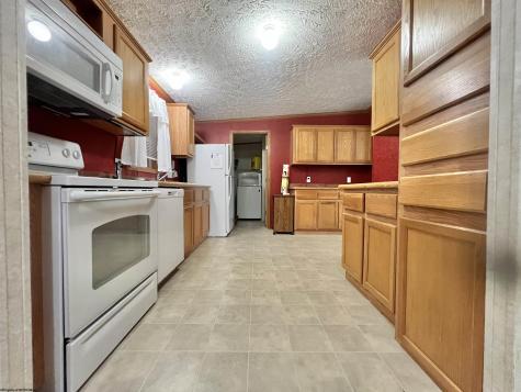 25 Second Avenue Ansted WV 25812