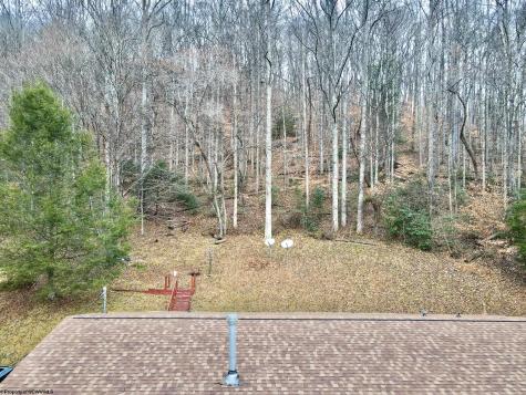 25 Second Avenue Ansted WV 25812