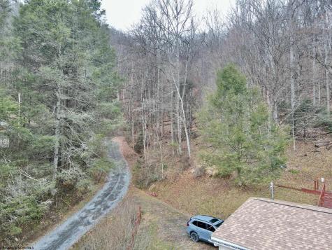 25 Second Avenue Ansted WV 25812