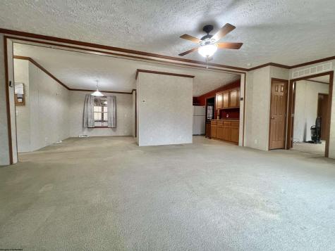 25 Second Avenue Ansted WV 25812