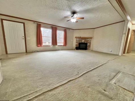 25 Second Avenue Ansted WV 25812