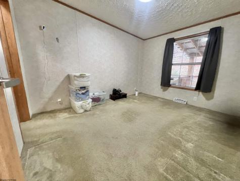 25 Second Avenue Ansted WV 25812