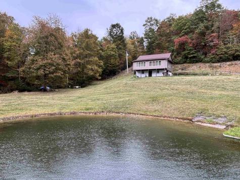 97 Indian Oaks Lane Belington WV 26250