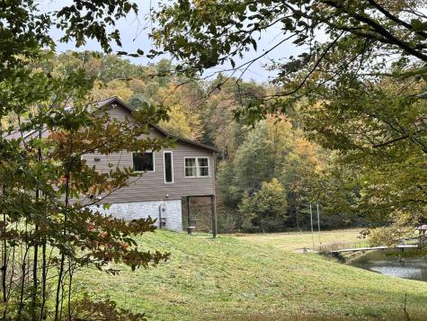 97 Indian Oaks Lane Belington WV 26250