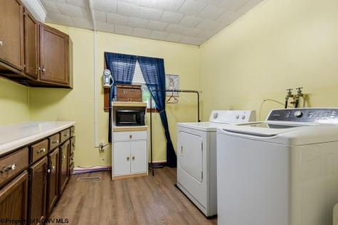 115 Virginia Street Gassaway WV 26624