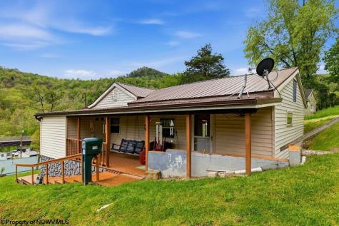 115 Virginia Street Gassaway WV 26624