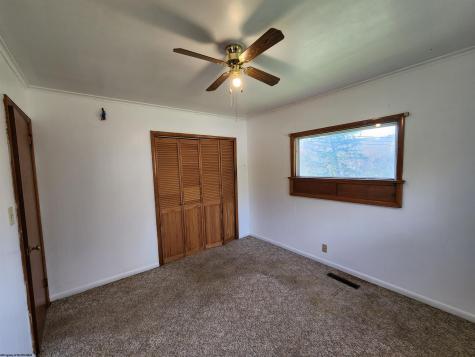 862 Chicken Farm Road Clarksburg WV 26301