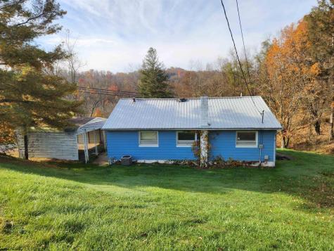 862 Chicken Farm Road Clarksburg WV 26301