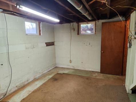 862 Chicken Farm Road Clarksburg WV 26301