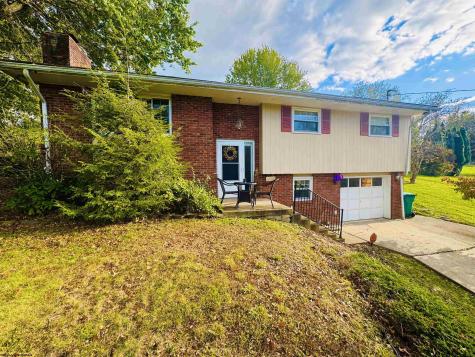 1322 Lincoln Way Fairmont WV 26554