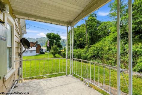 3051 River Road Clarksburg WV 26301