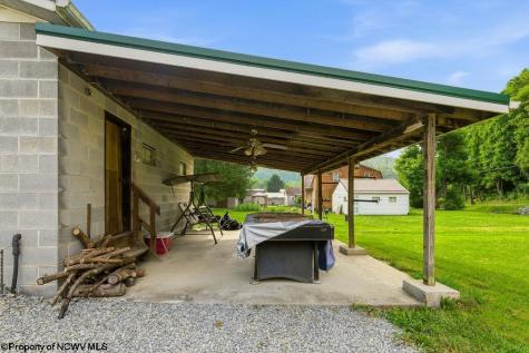 3051 River Road Clarksburg WV 26301