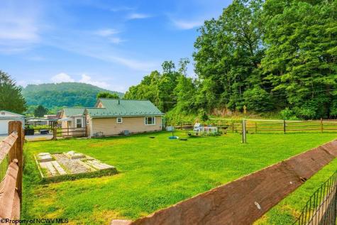 3051 River Road Clarksburg WV 26301