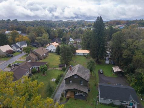 604 Country Club Road Fairmont WV 26554