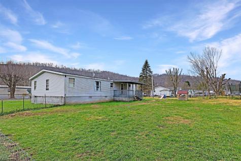 46 Wall Street Albright WV 26519