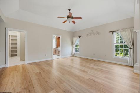 24 Woodcliff Drive Fairmont WV 26554