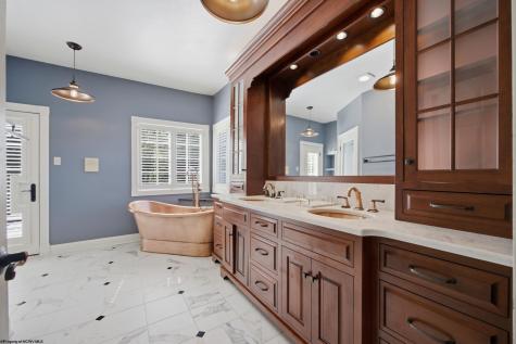 24 Woodcliff Drive Fairmont WV 26554