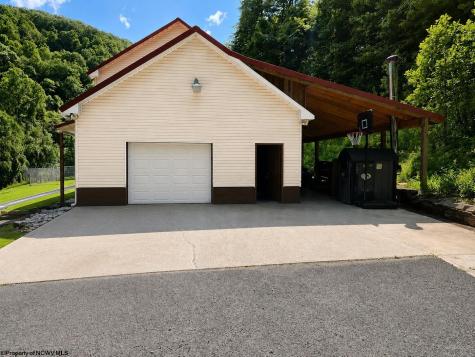 23 Whispering Willow Drive Montrose WV 26283