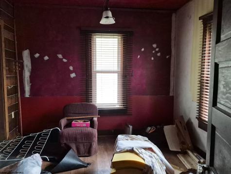 27 N Wilson Street Junior WV 26275