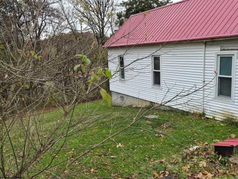 27 N Wilson Street Junior WV 26275