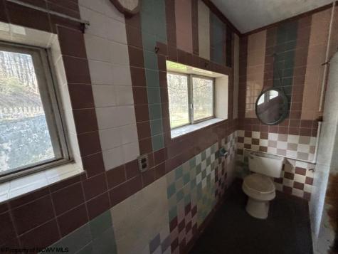 2826 Buckhannon Pike Mount Clare WV 26408