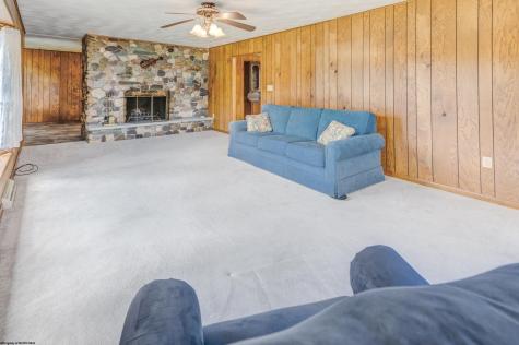 223 Ridge Farm Road Rivesville WV 26588