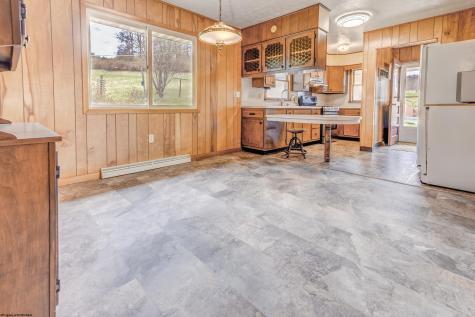 223 Ridge Farm Road Rivesville WV 26588