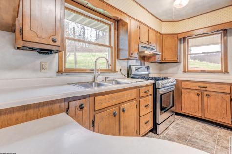 223 Ridge Farm Road Rivesville WV 26588