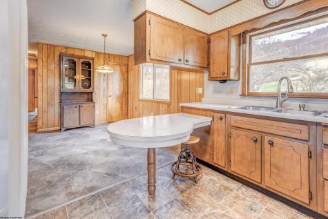 223 Ridge Farm Road Rivesville WV 26588