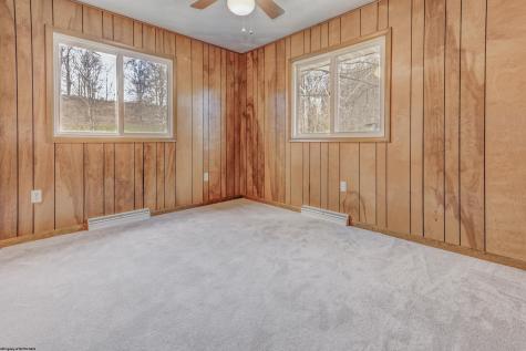 223 Ridge Farm Road Rivesville WV 26588