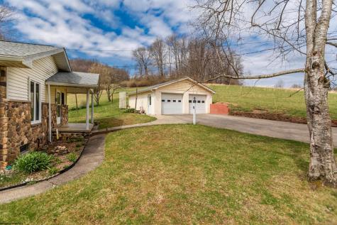 223 Ridge Farm Road Rivesville WV 26588
