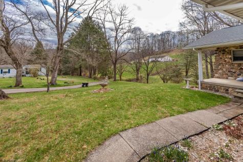 223 Ridge Farm Road Rivesville WV 26588