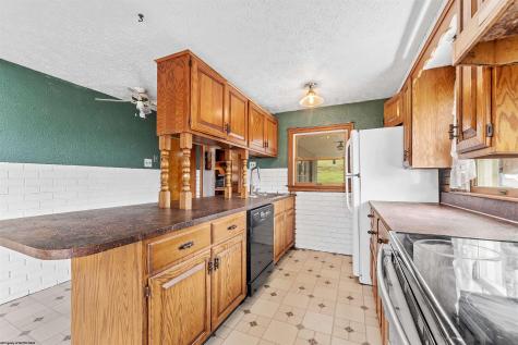 133 Cryster Lane Morgantown WV 26508