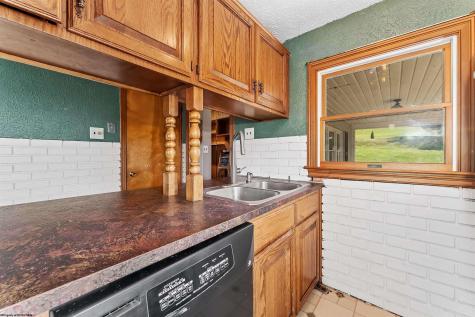 133 Cryster Lane Morgantown WV 26508