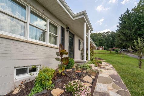 133 Cryster Lane Morgantown WV 26508