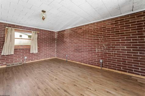 133 Cryster Lane Morgantown WV 26508