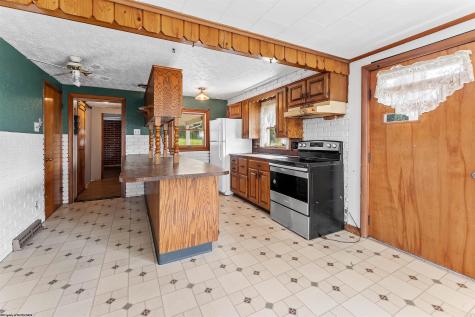 133 Cryster Lane Morgantown WV 26508