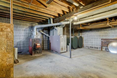6 Leasure Lane Bruceton Mills WV 26525