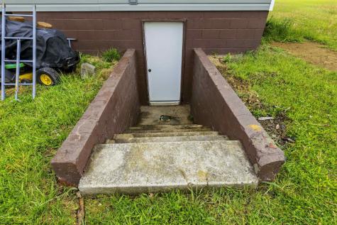 6 Leasure Lane Bruceton Mills WV 26525