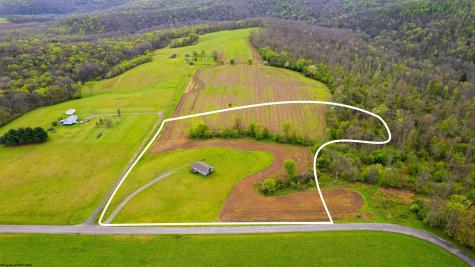 6 Leasure Lane Bruceton Mills WV 26525